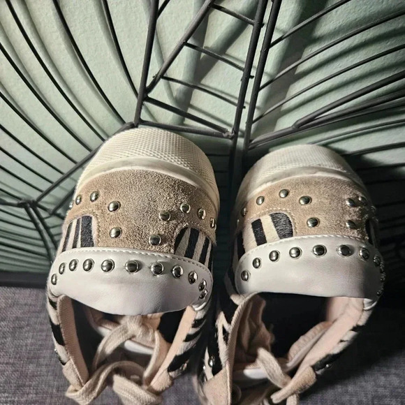 Zara | Zebra Pattern Studded Distressed (but like new!) Sneakers Size 41 - Picture 5 of 16